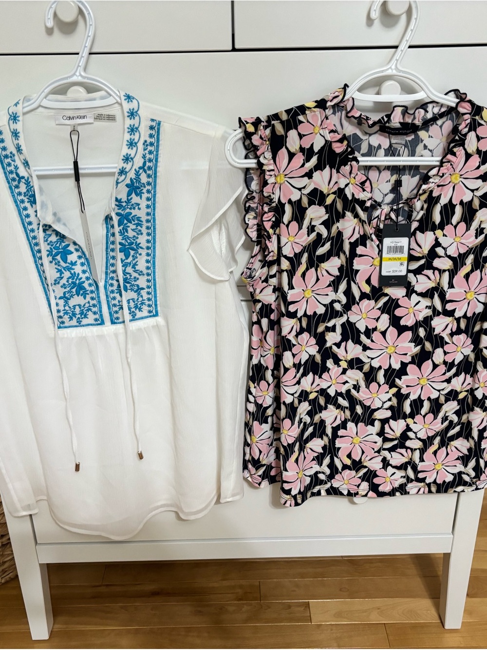 17 Women’s Blouses Size M